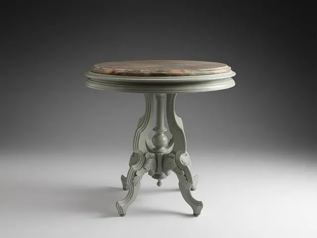 The Alexandrita Crest | Victorian Quartzite Side Table