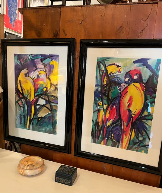 Fully Committed | 1980s Parrot Artwork