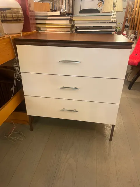Vista of California dresser